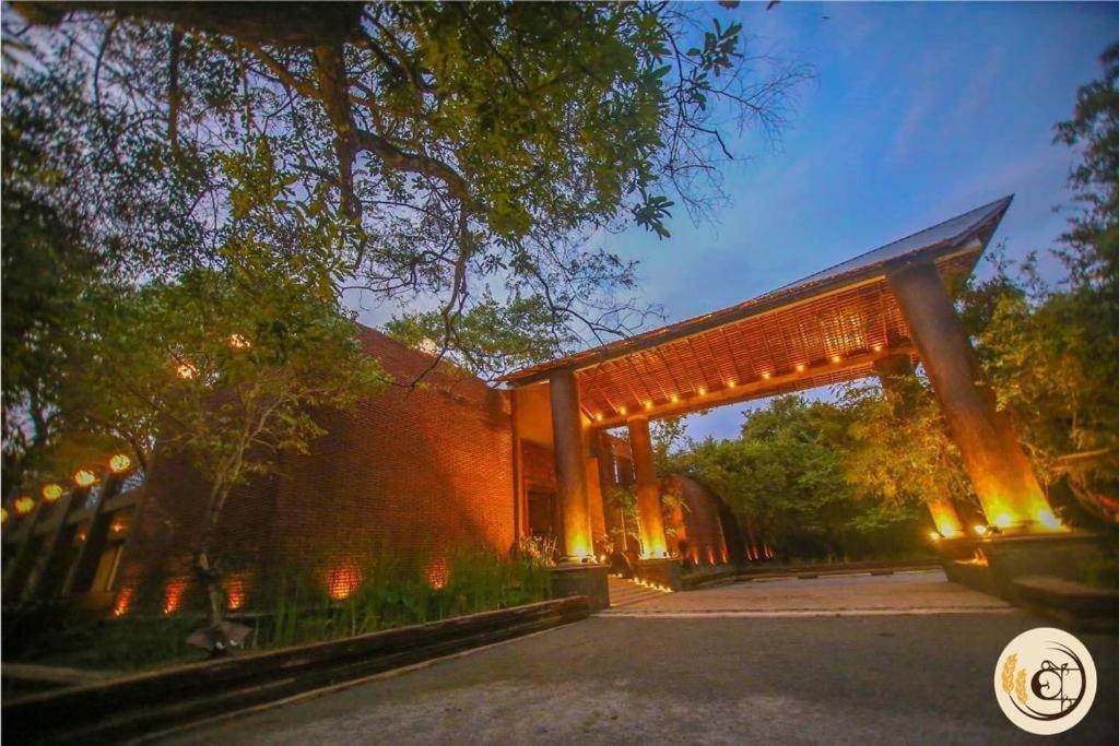 Aswadduma Hotel 담불라 외부 사진