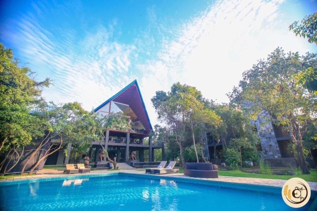 Aswadduma Hotel 담불라 외부 사진