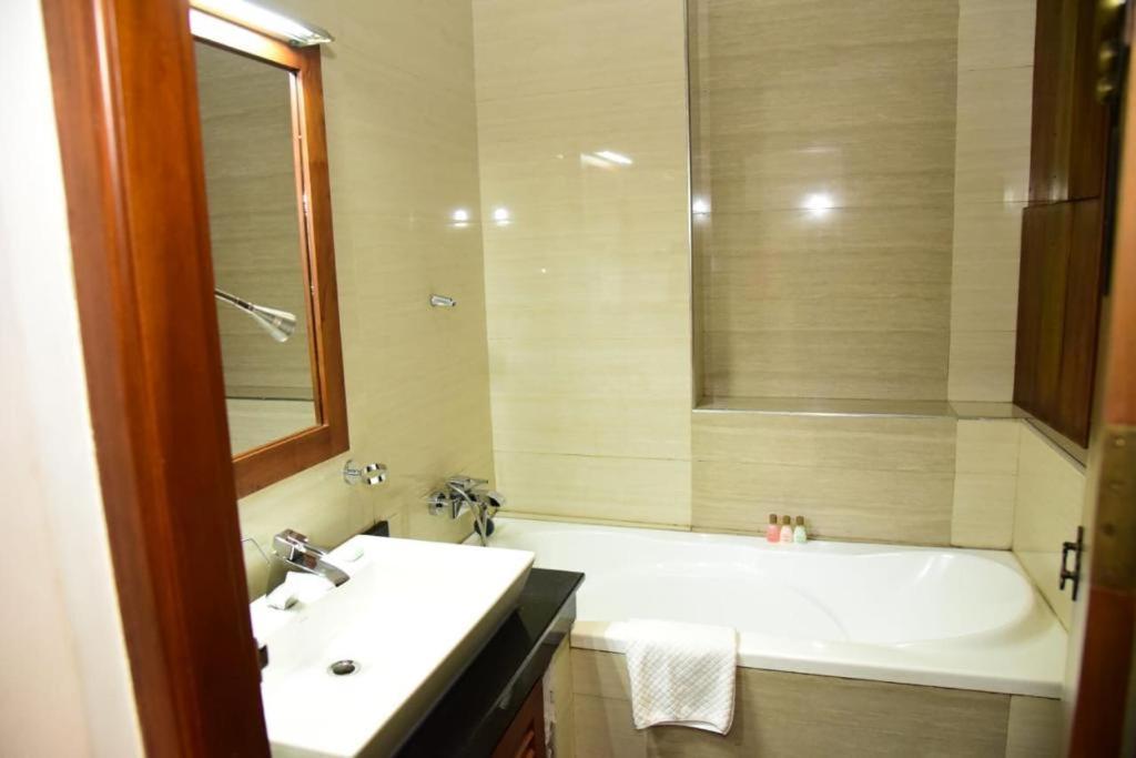 Aswadduma Hotel 담불라 외부 사진