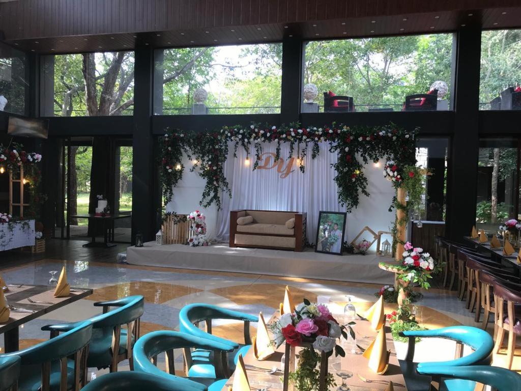 Aswadduma Hotel 담불라 외부 사진
